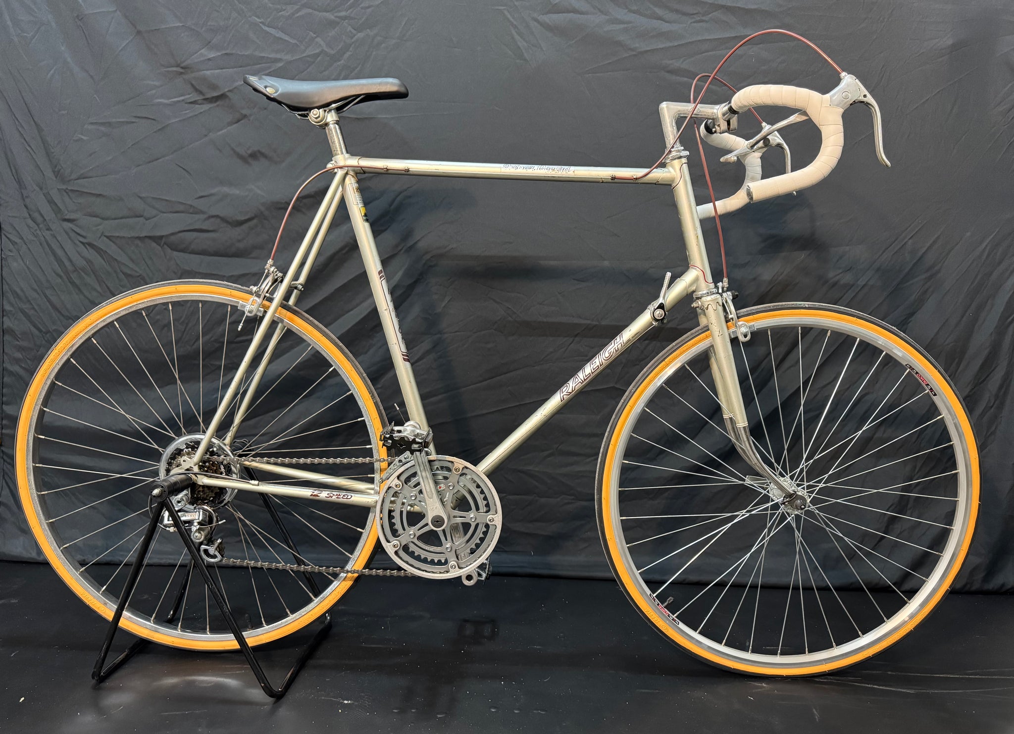 Raleigh Super Record Road Bike - 62cm - XL - 2x6 – Retro-Rides.ca